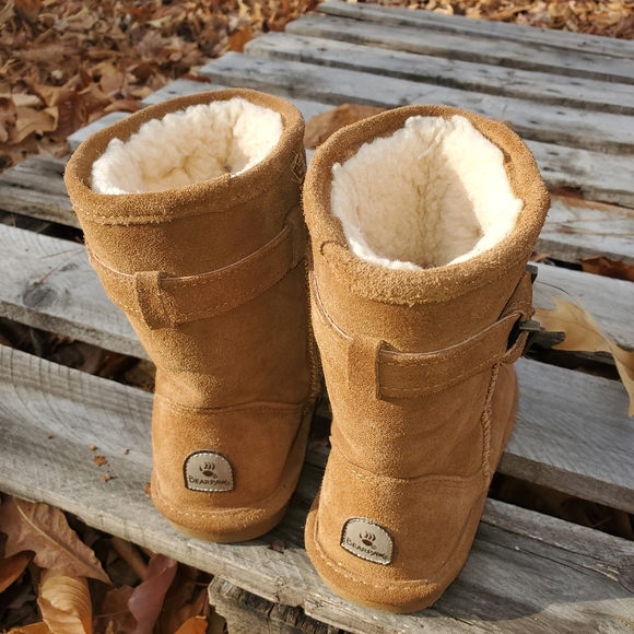 Bearpaw Val Suede Buckle Boots (EUC) - Picture 8 of 8